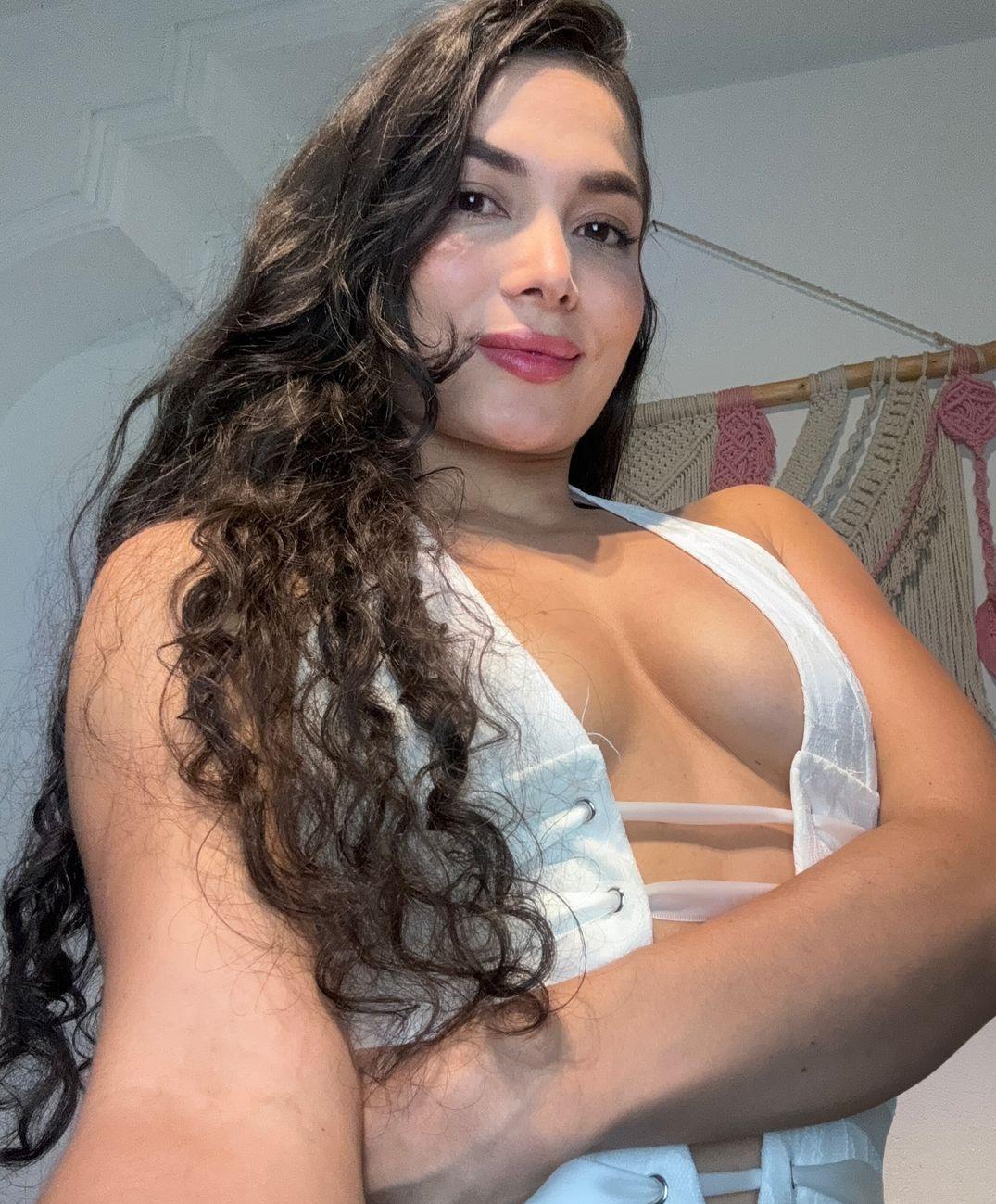 Check out Angie suz (@andyys_suz) on Linkme