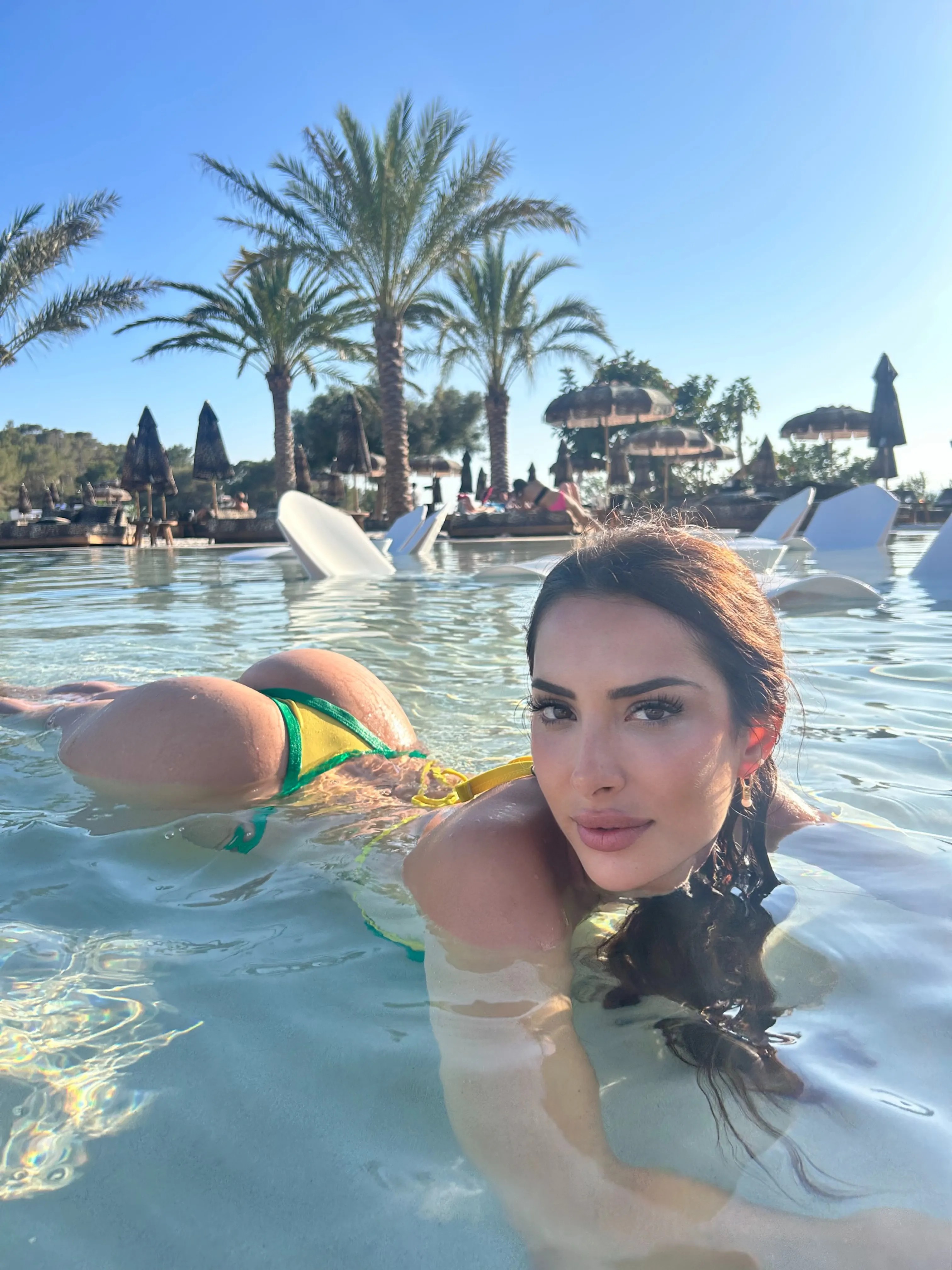 Check out PATRICIA CASTILLO (@patricastillo93) on Linkme