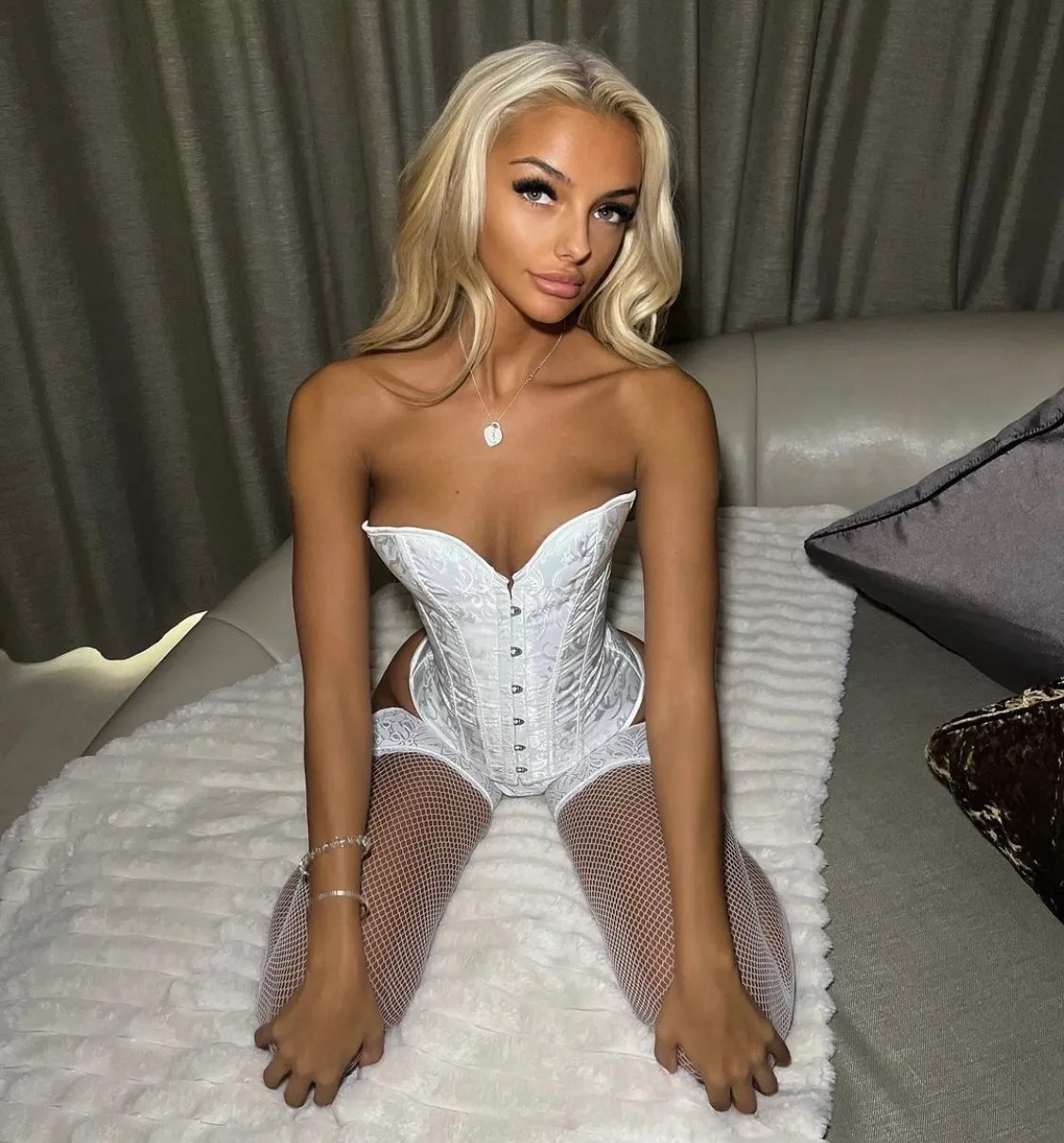 Check out Daisy May (@daisymaylilly) on Linkme