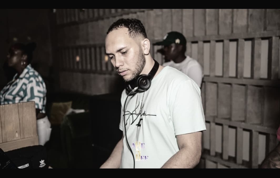 DJ